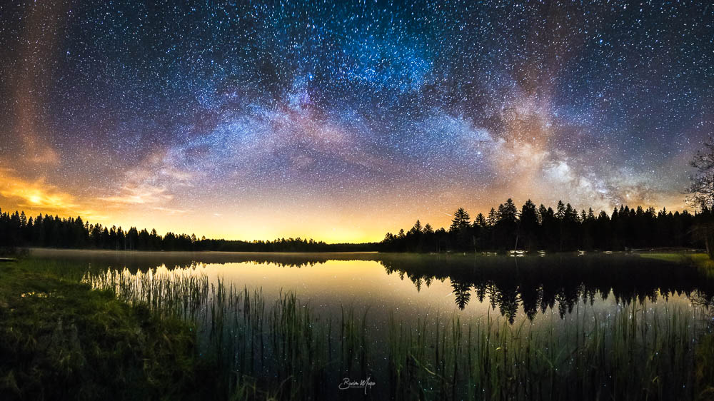 Milky way at the lake