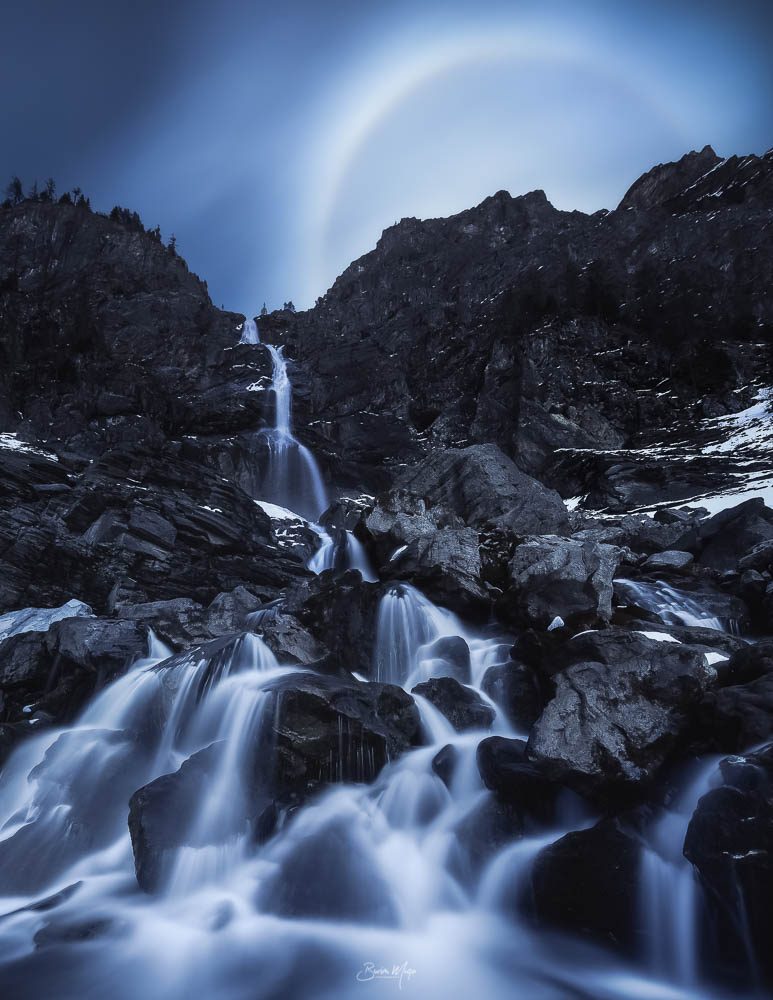Moonrise at the waterfall
